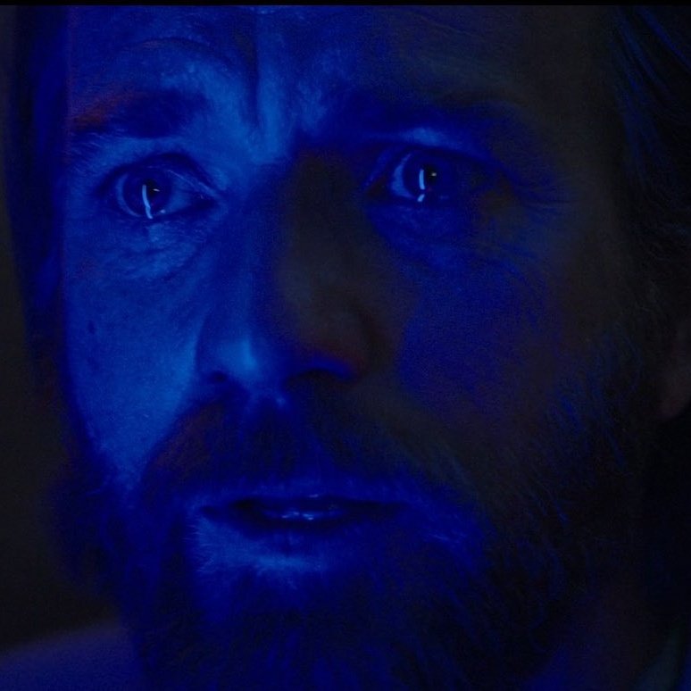 AxelAmbriz12's tweet photo. Esta escena me destrozo el alma 🔴🔵😞😣😭
#ObiWan #DarthVader https://t.co/heHjgL5B5i