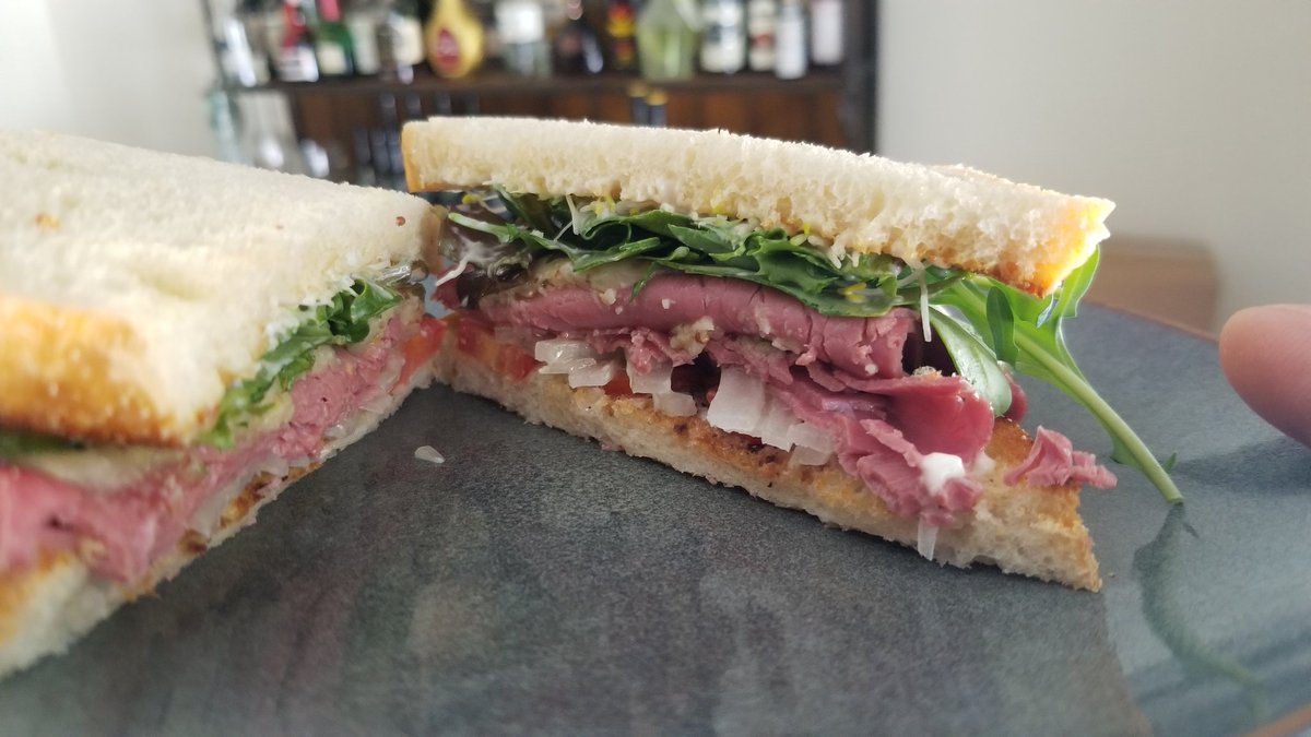 DeathMetalHero's tweet photo. Not sure you all believe me when I say that @Flying__Feline makes a DAMN GOOD sandwich, so...
Top round corned beef, with red dragon cheese, onion, spring mix, alfalfa sprouts, homemade mayo-tomatoe garlic spread, all on reverse toasted fresh sourdough bread.
#CommenceYaJealousy https://t.co/H205bBfta8