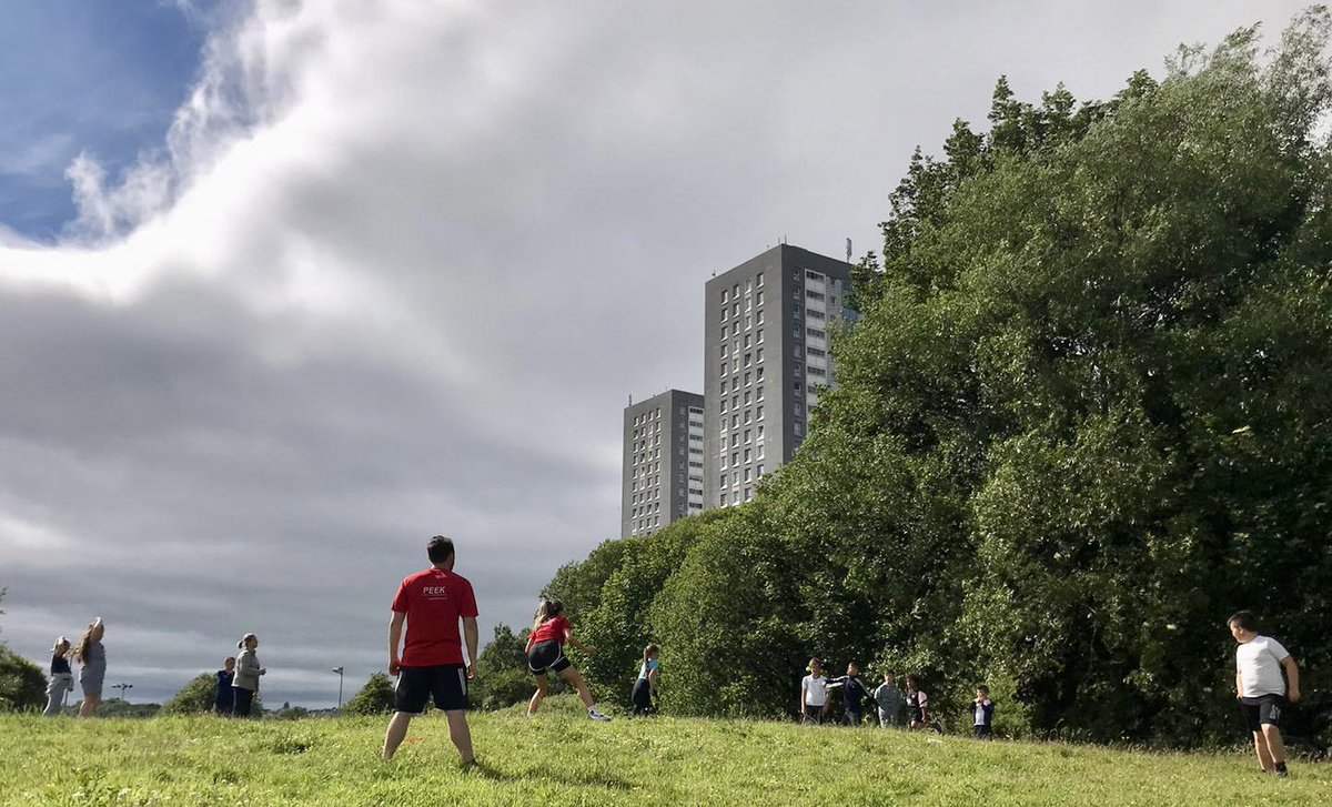 Glorious day at Drumchapel playing a good oldfashioned game of rounders⚾️

Much love to parents who took some convincing to play then ended up more hyped than the kids🤣

Few more sleeps until summer when @PEEK_project_ will be here Wednesdays 12-2 for games, scran &amp; good tunes✌🏼
