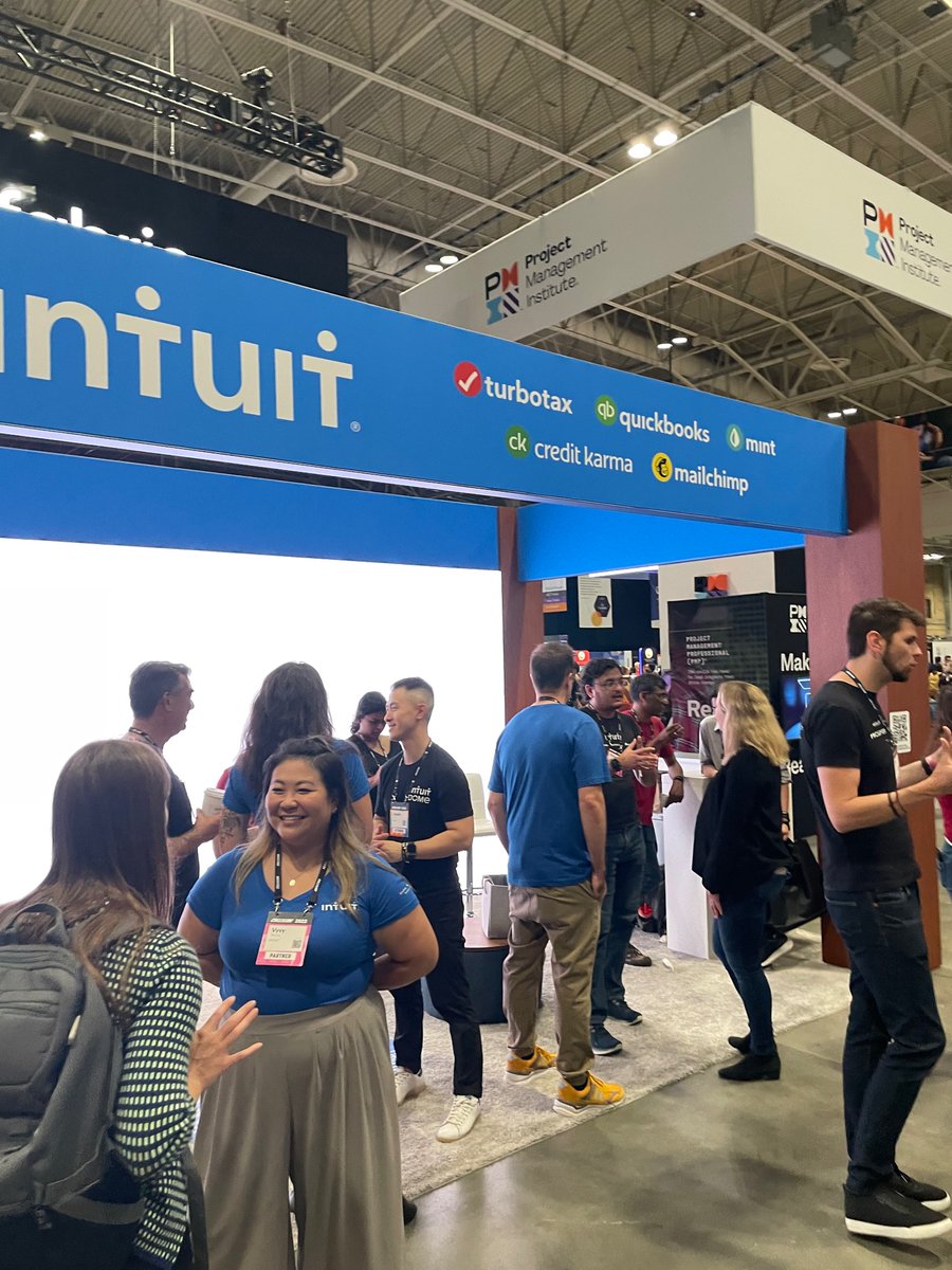 Connected with some of our awesome partners <a href="/intuitcanada/">Intuit Canada 🇨🇦</a> <a href="/QuickBooks/">Intuit QuickBooks</a> at the #Collision2022  #collisonconf  as we continue to support and help startups and scale ups together