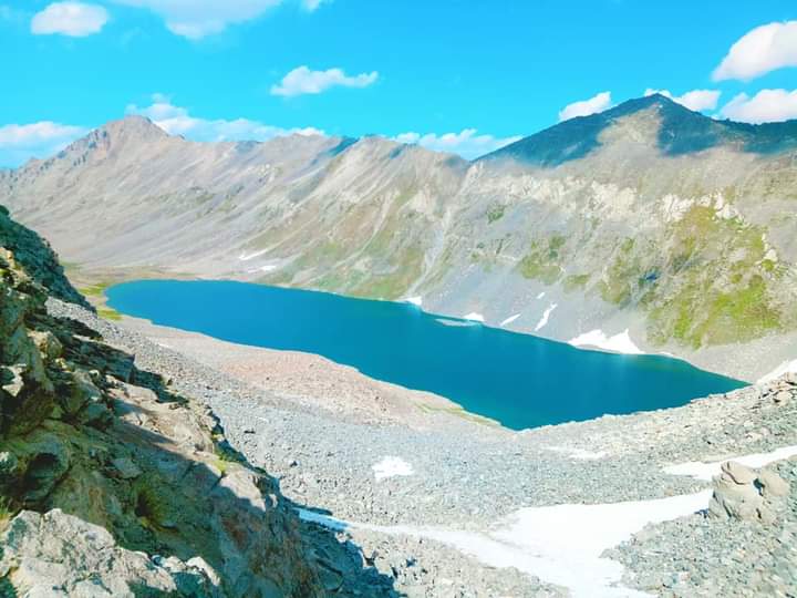 explorediamer's tweet photo. Pari Sar (lake) , Khanbari Valley Diamer Gilgit baltistan.

#explorediamer
@DiamerDc @GBinPictures_ @GhizerPolice @GilitBaltistan https://t.co/qUCxA7jKTK