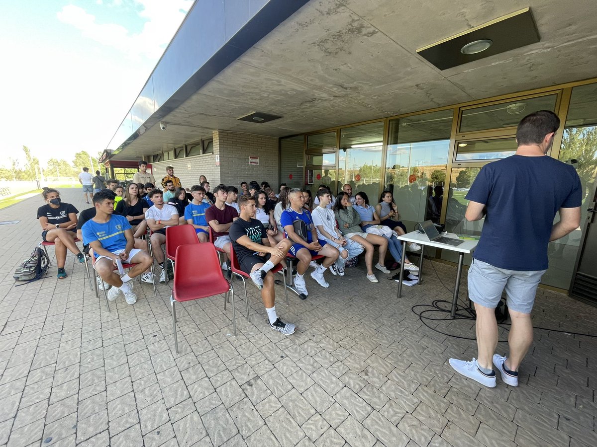 JuventudSanse's tweet photo. Ya estamos en plena preparación del #CampusJuven , hoy tenemos la reunión de monitores. El lunes de la semana que viene empezamos con el #PreCampus #CampusVeranoSanse https://t.co/35KKHNlf3j