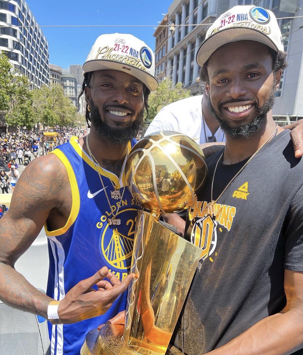 NBAMemes's tweet photo. Andrew Wiggins smiling with his brother Nick Wiggins as he holds up his trophy. This is wholesome af 🙏🏽🙌🏽 https://t.co/s7lSB6zSH4