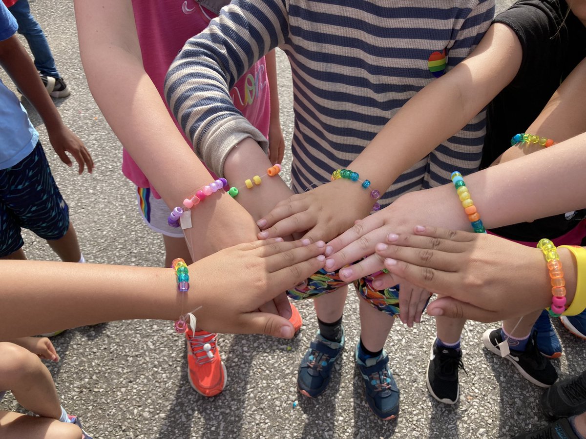 murphytdsb's tweet photo. What a great pride play day this morning! Thanks to all staff and parent volunteers who made this day possible! @JpsTdsb @TDSB_LN16 https://t.co/yfYRCUtQA6