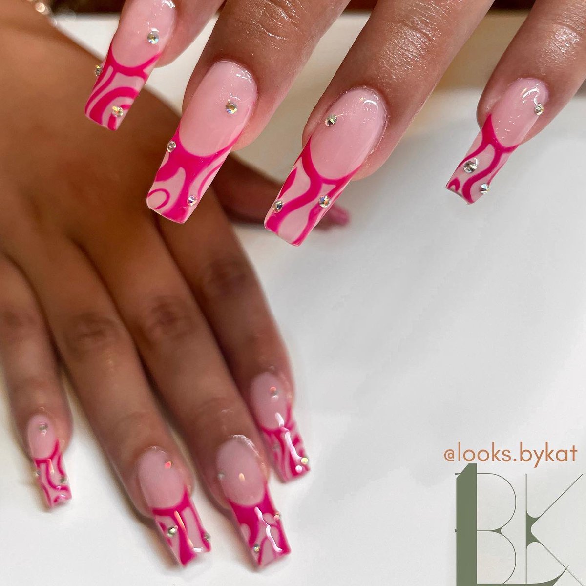 looksbykat's tweet photo. 💓💕💗💖💞 https://t.co/DjKUH98Wf5