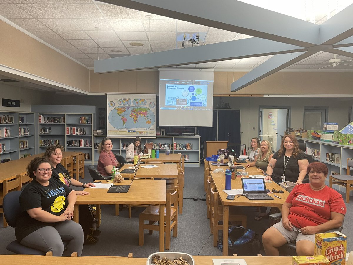 Sunrisevcs's tweet photo. Our PBIS team working hard! 💪🏻📝🐬 @KaniaKristina @littlestars27 @AngelaRankin5 @SytsmaZoe @RNumerick https://t.co/aYnxD6rsoV
