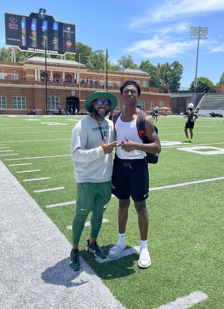 Thank you CLT @CoachParks84 & @Coach_heals I am blessed to receive a offer from UNC Charlotte today.@NPCoachJeff @JasonStammSaid @southpointeFBSC @CoachRichAD @AlPopsFootball @SWiltfong247 @CarolinaXposure @SC_DBGROUP @RivalsFriedman @DennisCurrence @unccfootball