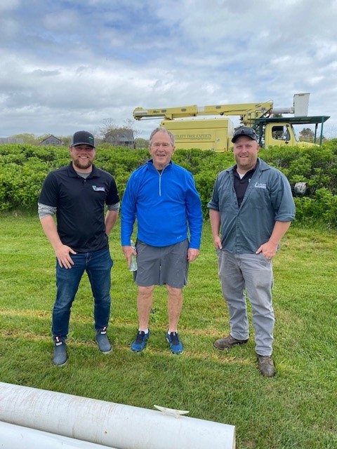 BartlettTreeExp's tweet image. It's not every day you get to help install a new flag pole for a former president!