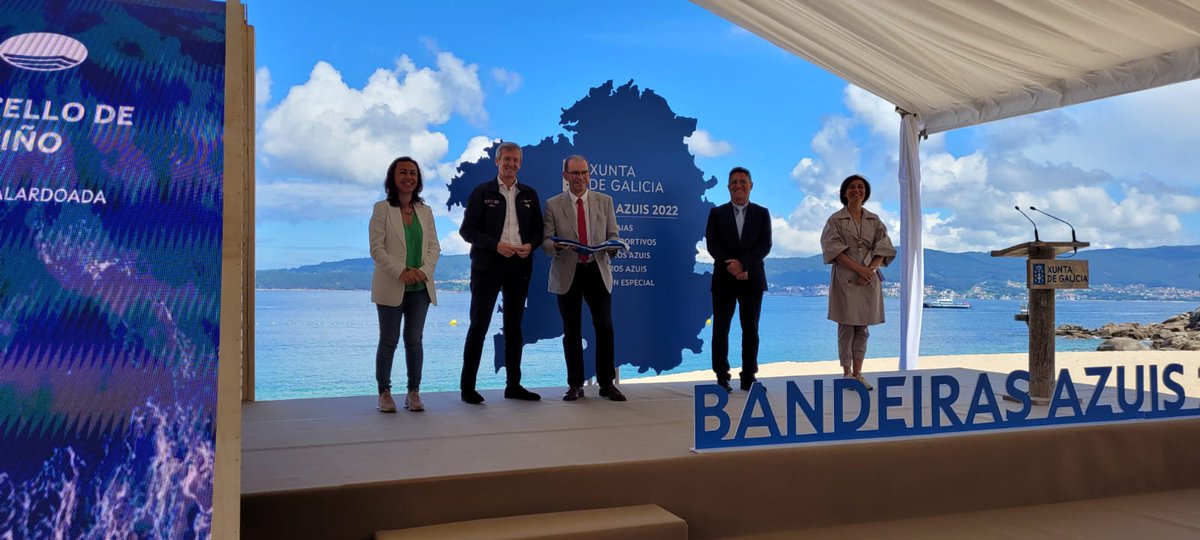 Mvfaraldo's tweet photo. Playa #Perbes @ConcelloMino cuenta un año más con bandera azul concedida por @AdeacFEE
Hoy en entrega con Presidente @xuntagalicia @AlfonsoRuedaGal, Conselleira @MAmbienteXunta @anxelesvazquez, delegado @gonzalotrenor y @ConBergondo @Alesperezmaquez
#Miñotenpresente #Miñoéfuturo https://t.co/nAwDKPcnhx