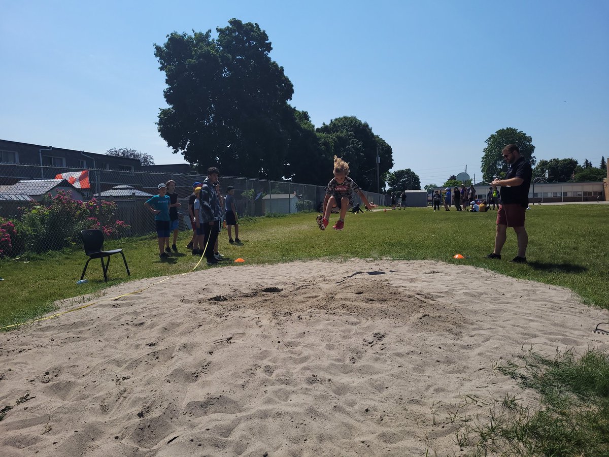 TheDukeofC2013's tweet photo. A BIG THANK YOU to Mme. Vance, M. Carcone and M. Leblond for all their help and hardwork running our Track and Field day today. #DOCstaffrock https://t.co/y0QAj3gQRy