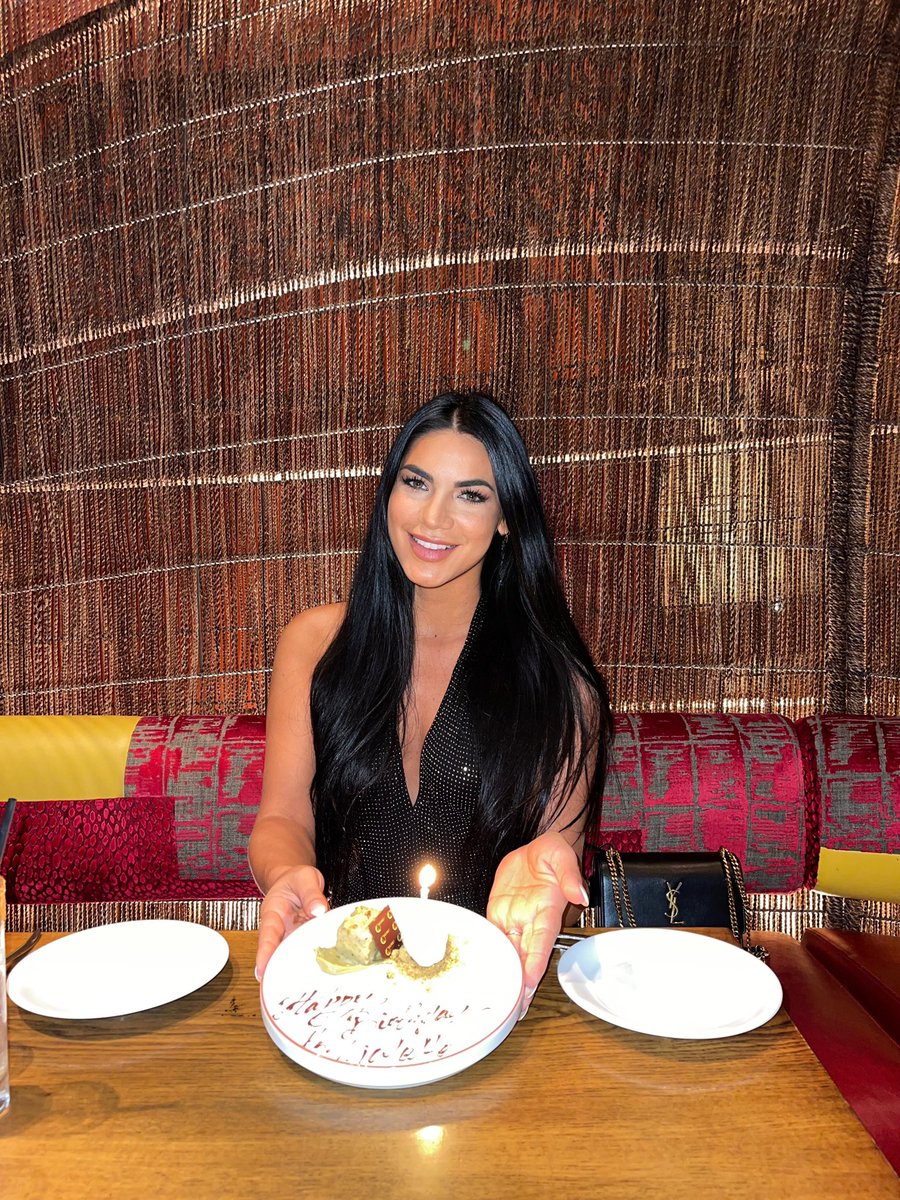 CryptoNico22's tweet photo. 32 years young!🎂🎉 https://t.co/gpIOuQtPRF