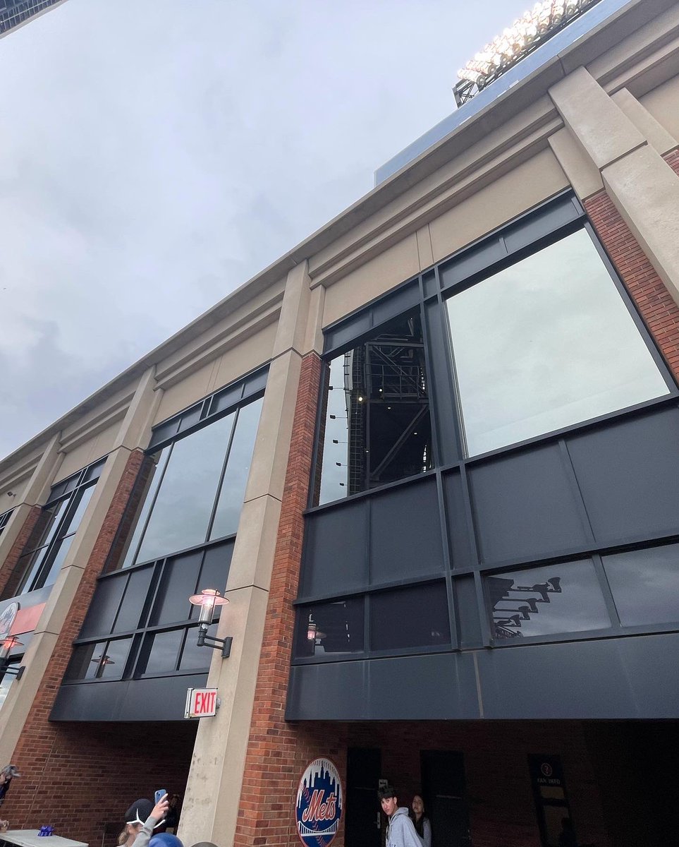 nywindowfilm's tweet photo. Privacy at its finest! @SOLYX_SIMGLAS One Way Perforated White/Black film for the Mets Administration offices. ⚾️💙🧡 https://t.co/4iJD06gLoA