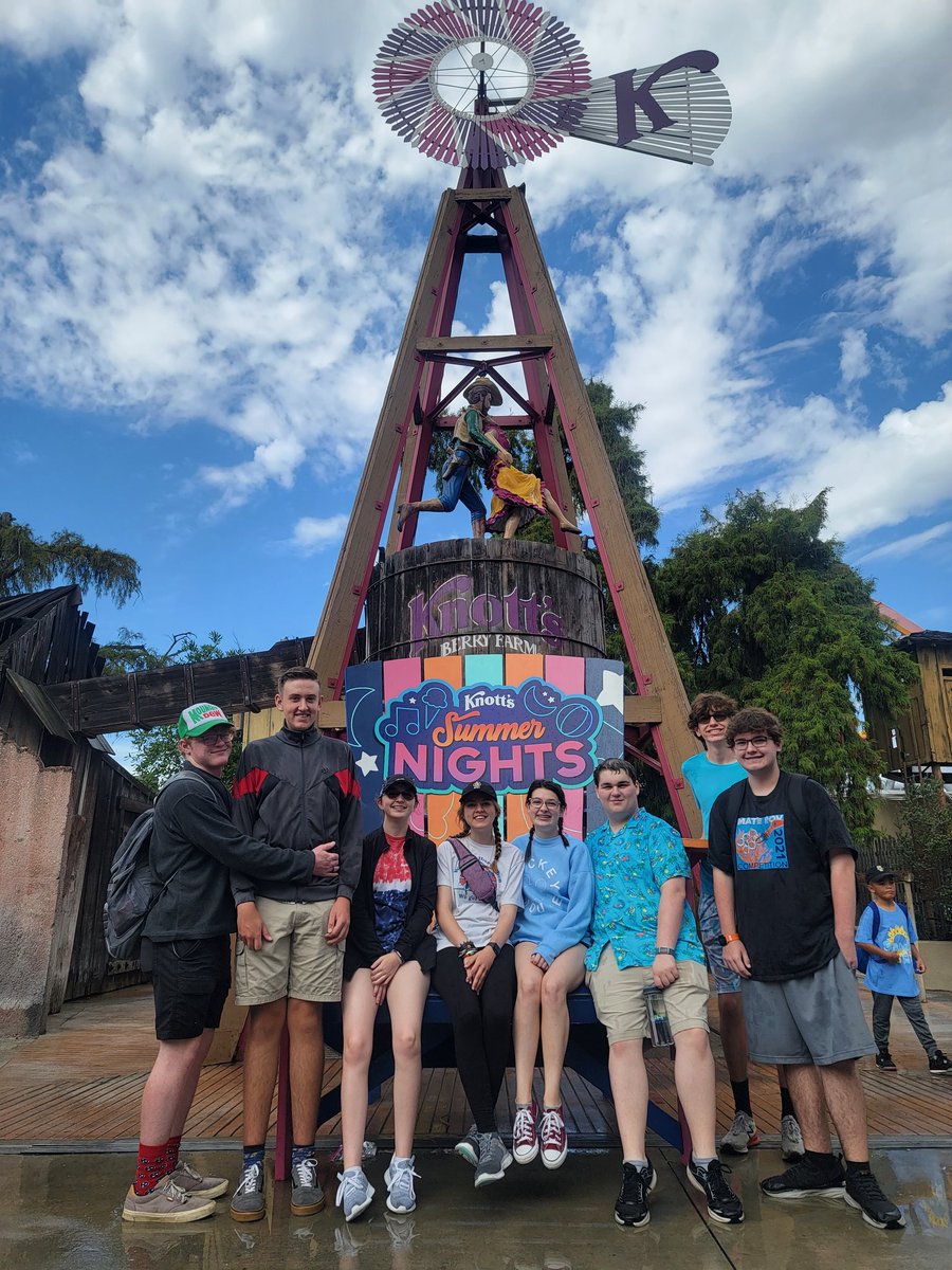 The #Rmateys do Knotts Berry Farms! <a href="/KCS_DBEXCEL/">DB EXCEL</a> <a href="/matecenter/">MATE ROV Competition | MATE II</a>