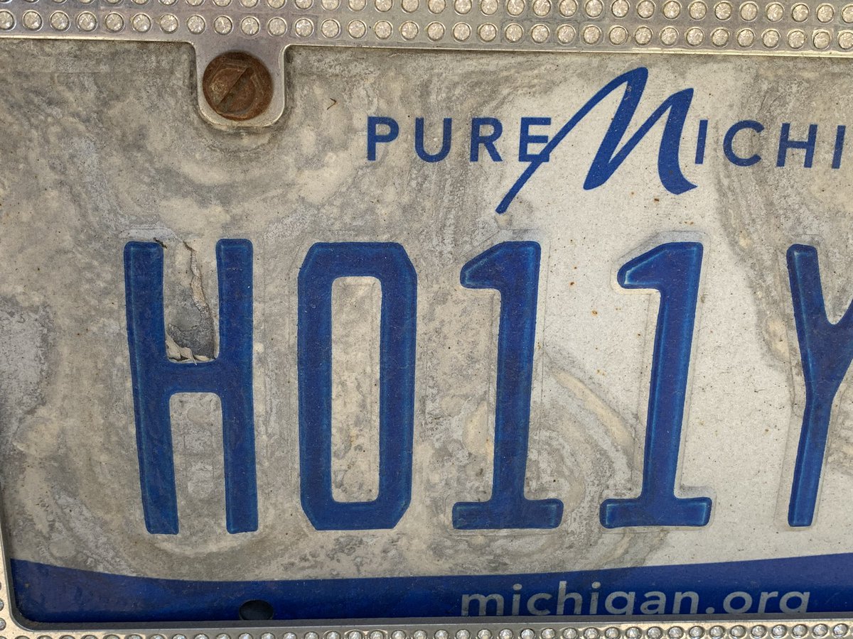 laurabagley4's tweet photo. Warning this license plate will self destruct in 5 years. 💣 anyone else have one of these awful #michigan license plates?? #purecrap #bydesign ? https://t.co/XUtItFn39t