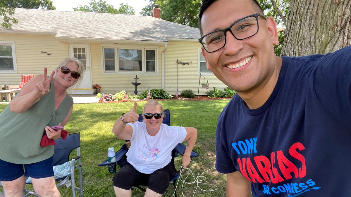 TonyVargas's tweet photo. Here's a #throwback (maybe with a little less π₯΅!) from a great parade in Mead with #TeamTony. Thank you π to everyone in Mead for all the energy and excitement you showed for our vision for #Nebraska π½ #MeadNE #parade #getoutthevote https://t.co/5qKXkIzVrs