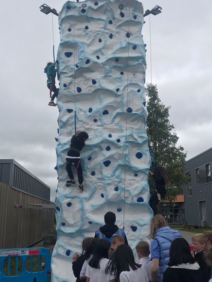stclarespserc's tweet image. Some snaps from our big day in! P4B loved every second! 🧗‍♀️🪩💛