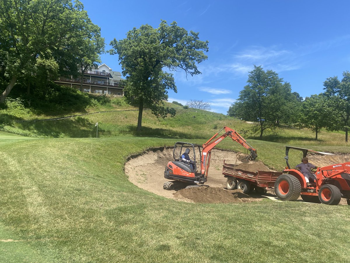 hoijim's tweet photo. Central Illinois golfers are celebrating- major renovation work has started at WeaverRidge!  Every bunker will be worked on and white sand is coming!  Huge project begins today- goal is to be done by this fall!  Course remains open as they work hole by hole starting w 18 https://t.co/IipvlEvWF6