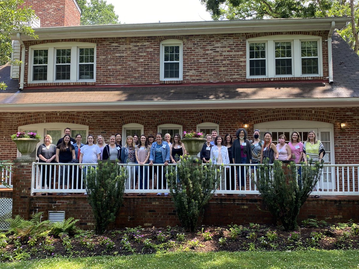 AmyKinesTools's tweet photo. Class picture time. Creating Calmer Classrooms course and summer kickoff. https://t.co/fpjj9W4c8T @traumaPD https://t.co/r5PNWl2IXR