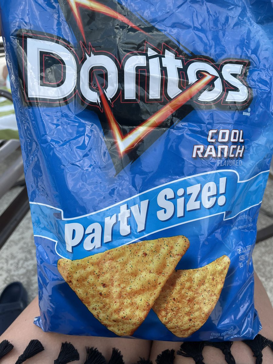 ronnig44's tweet photo. @doritos this bag was a disappointment.  Majorly lacking in the seasoning department. Something is broken…please fix. https://t.co/cl1HTCcFbM