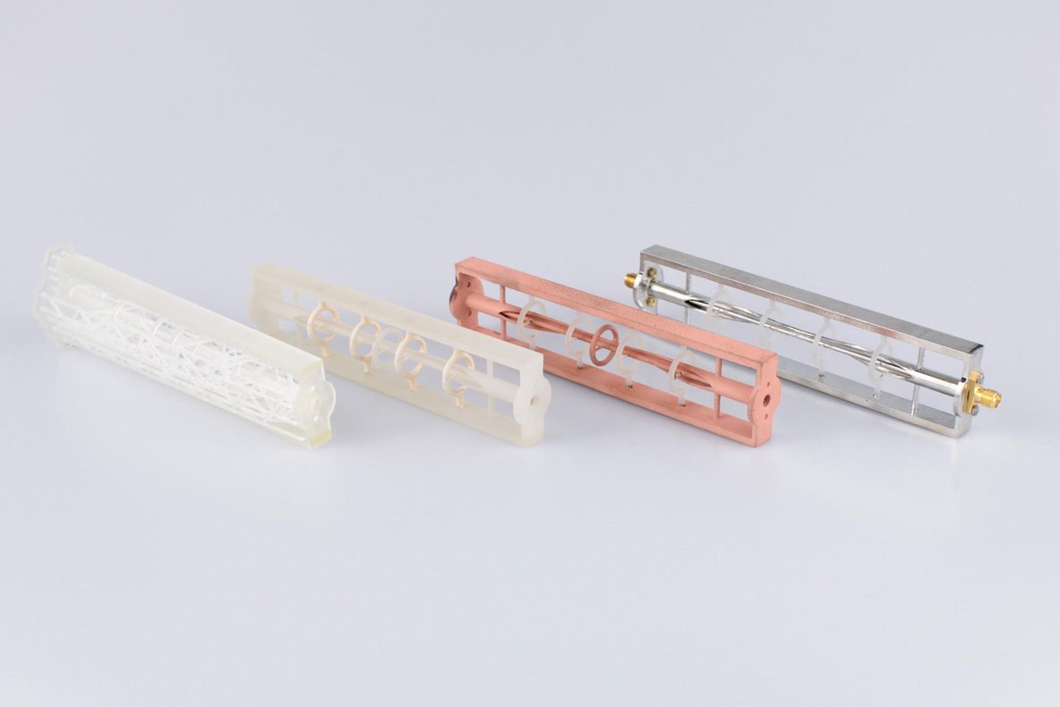 The stages of #electroplating:
1️⃣ A 3D printed plastic part
2️⃣ A post-cured part after support removal
3️⃣ A part electroplated with copper
4️⃣ A final electroplated part with a tin coating

See how Elliptika design high-performance antennas w/ #3Dprinting: bit.ly/32cfXul