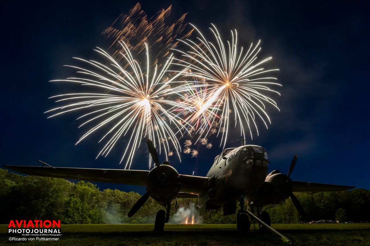 AvMuseumVB's tweet image. Flying Proms was a flying success! Thank you to all of our guests - you made this a special evening! #MilitaryAviationMuseum #FlyingProms #AirShow #LoveVA #Virginiabeach #Norfolk #fireworks #AvGeek #Aviation #Warbirds #concert