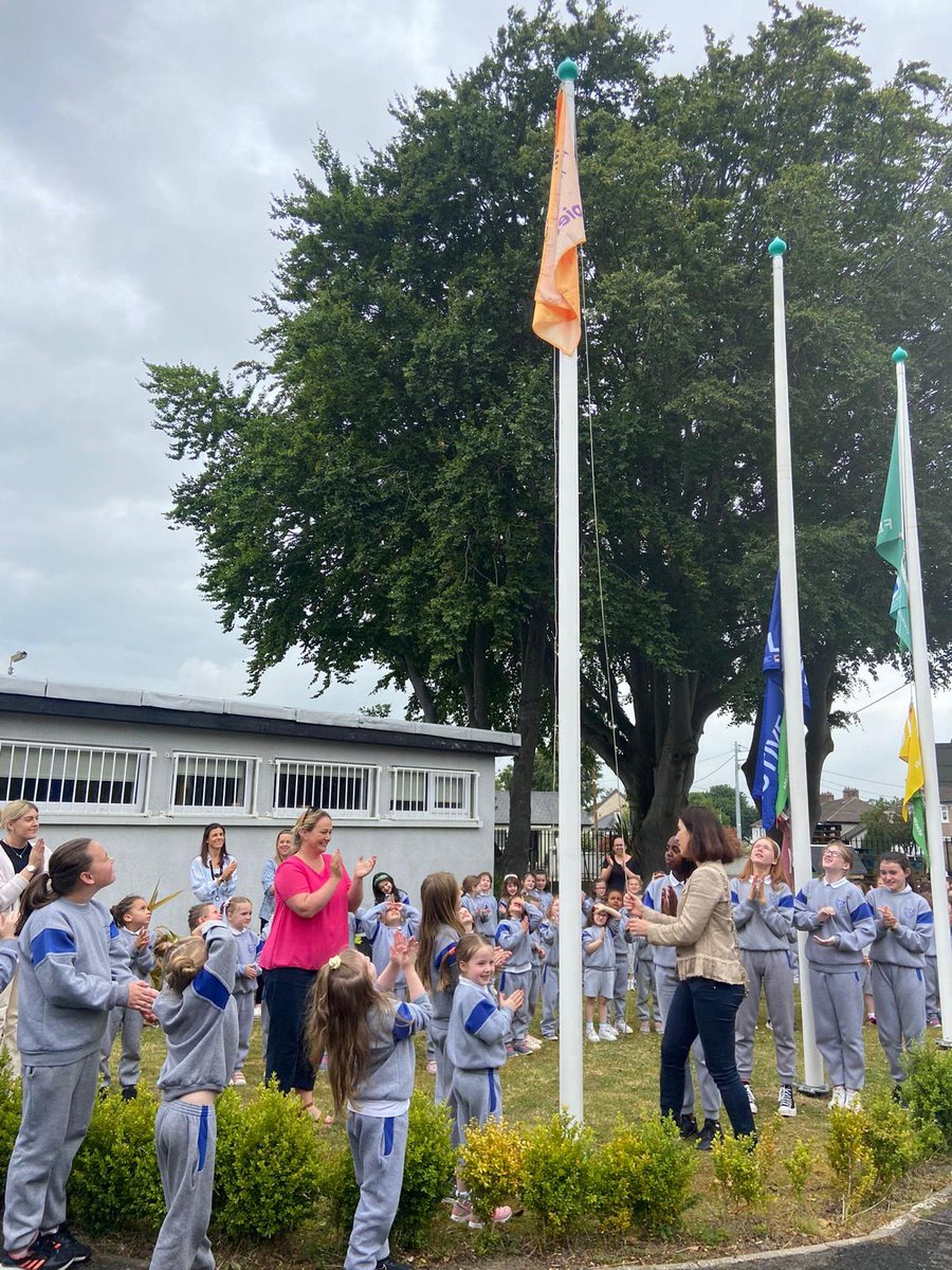 BrigidsGns's tweet photo. Very exciting day today as we welcomed the Lord Mayor to meet our student committees and to raise our 3rd Active Flag and our 1st Amber flag @LordMayorDublin @activeflag #amberflag @healthyireland @Education_Ire https://t.co/52d6rqQ20h