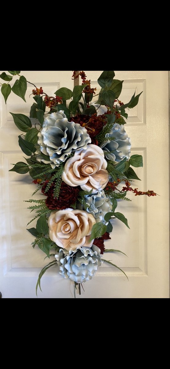 WVMSACF's tweet photo. 💐 Joni White creates one of a kind floral and succulent wreaths, swag,  and arrangements!

Come see Wreaths by Joni and more at the 60th Mountain State Art &amp; Craft Fair!
🗓July 1-3, 2022
📍Cedar Lakes Conference Center, Ripley, WV
👉https://t.co/WvQiedahpa

#msacf2022 https://t.co/sUXRozMcMk