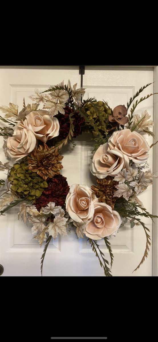 WVMSACF's tweet photo. 💐 Joni White creates one of a kind floral and succulent wreaths, swag,  and arrangements!

Come see Wreaths by Joni and more at the 60th Mountain State Art &amp; Craft Fair!
🗓July 1-3, 2022
📍Cedar Lakes Conference Center, Ripley, WV
👉https://t.co/WvQiedahpa

#msacf2022 https://t.co/sUXRozMcMk