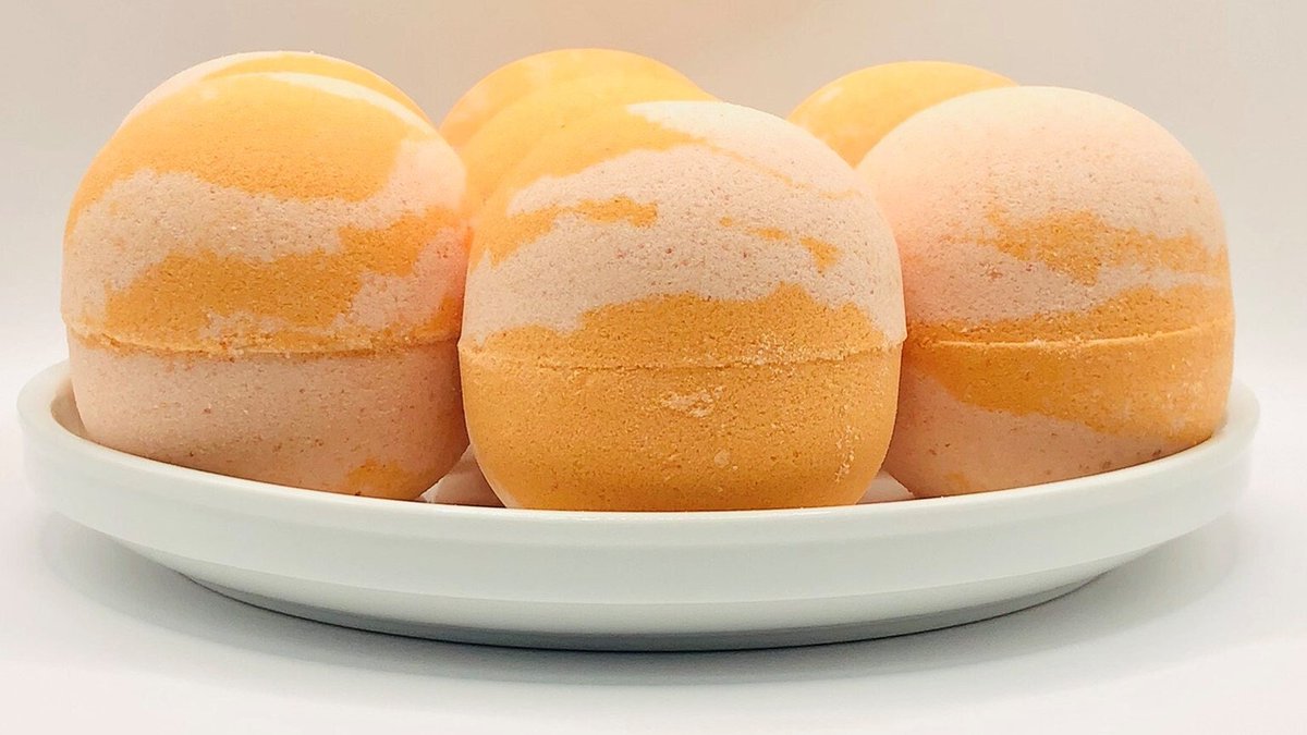 TeresaLGraham2's tweet photo. Excited to share the latest addition to my #etsy shop: Mango Papaya Bath Bomb, Soothing bath, Natural bath bomb, Organic bath bomb, Tropical scent, moisturizing bath, fizzy bomb, 7.5oz Jumbo bomb https://t.co/X8oAQJr0DO #orange #pink #wedding #soothingbath #naturalbath https://t.co/wyqROJg4Q3