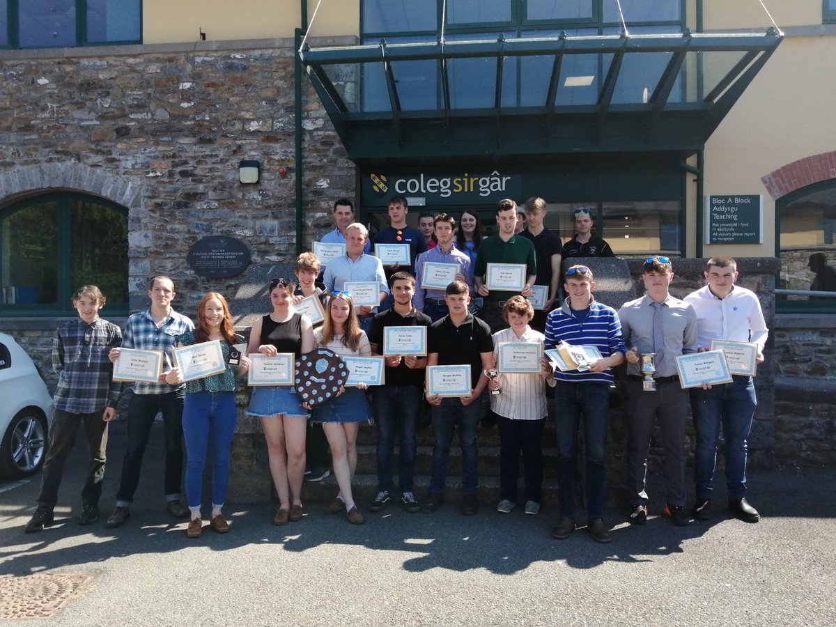 The best day of the year today! Celebrating Gelli Aur students achievements @ColegSirGar #GelliAur #AchievingExcellence