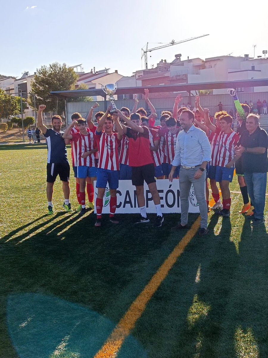 ⚽️|CATEGORÍAS INFERIORES|⚽️

Enhorabuena a nuestro EQUIPO CADETE que se ha proclamado CAMPEÓN DEL TROFEO DIDI, evento organizado por la <a href="/RFAFJAEN/">RFAF - Delegación de Jaén</a>, al vencer al <a href="/RealJaenCF/">Real Jaén C.F.</a> en la tanda de penaltis (Partido 1-1). Gran temporada de nuestros chavales!!!

#udctcantera
🟥⬜️🟥⬜️🟥⬜️
