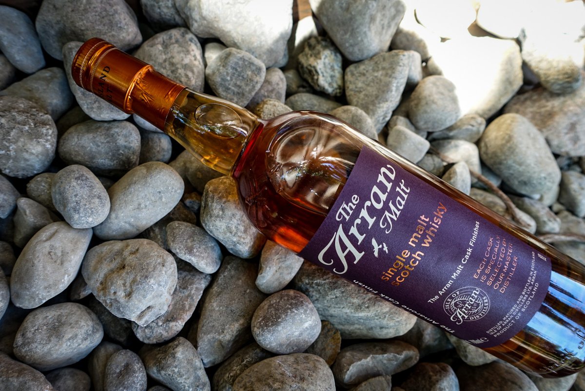 theleakybutt's tweet photo. Bottled in 2013 at 50%, this @Arranwhisky amarone finish is delightfuly full of fresh strawberry’s and dark chocolate. Wine finishes can do a lot to change the overall profile of a spirit and in my books, this one was done very well!
#whisky #whiskylover #scotchwhisky https://t.co/8U5hH2GIlz