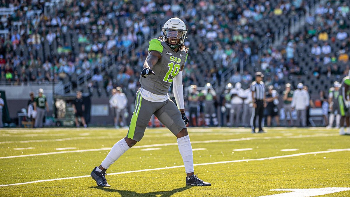 UAB_FB's tweet photo. After playing in 22 football games last year (yes, 22), WR Tejhaun Palmer is capitalizing on a much needed offseason.

🔗: https://t.co/d1O0rPylCi

#WinAsOne https://t.co/5WNY8orgCp