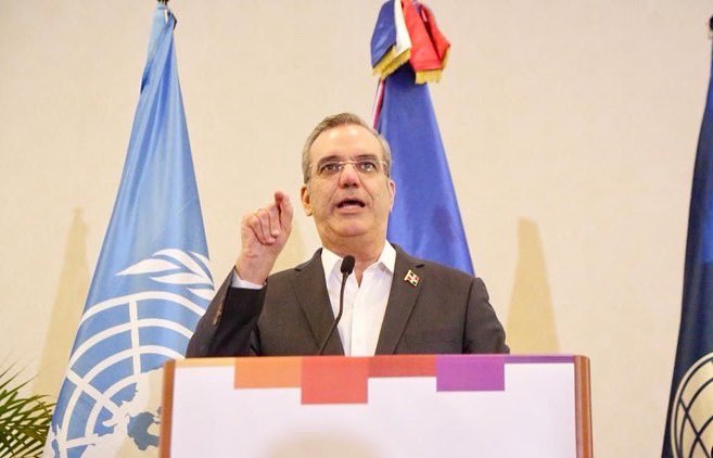 PresidenciaRD's tweet photo. El Pdte. @LuisAbinader y el Ministro de @TurismoRD, @DavidColladoM, participaron en el taller “Emprendedoras que impactan el Turismo Dominicano”, organizado por la @UNWTO con el fin de promover el empoderamiento de las mujeres en el sector, durante la recuperación del COVID-19. https://t.co/xDLOzBVjl0