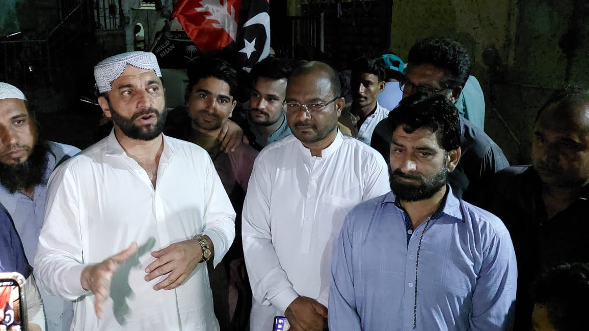 OfficialDmcwest's tweet photo. Visit by Administrator and DC West during rain emergency to UC 14&15 alongside Special Assistant CM @aliahmed_ppp #karachirain #rain #Karachi #KarachiWorks #dmcwest #dcwest https://t.co/NZwO9UY5AM