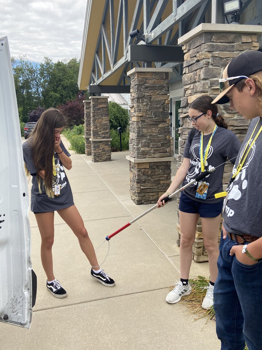 BoilerVetCamp's tweet photo. #teamranger learning about safe handling, the importance of care, and proper socialization! #HSSJCBoilerVetCamp #purrdue #BoilerPup https://t.co/5ck6N6QIwP