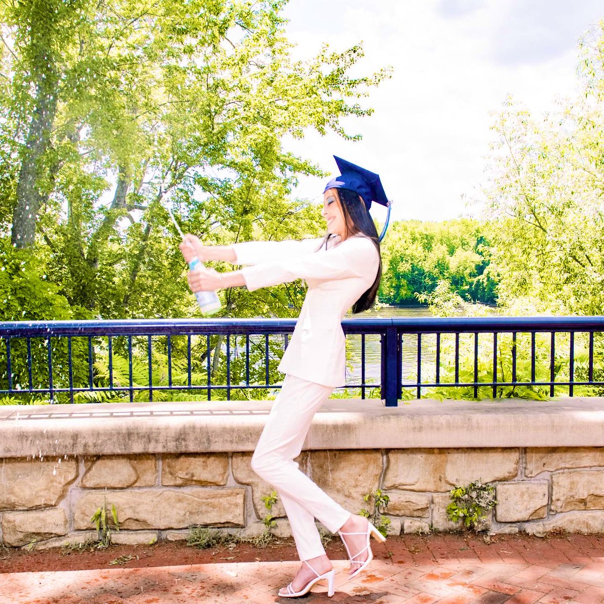 _ilayzaaaa's tweet photo. “I wanna thank me for believing in me, I wanna thank me for doing all this hard work, I wanna thank me for having no days off, and I wanna thank me for never quitting.”
Respectfully, Ilayza L. Galindez, A.S. Health Sciences👩🏻🎓💙 #bsloading #classof22 #firstgen https://t.co/1ZgoE3miAV