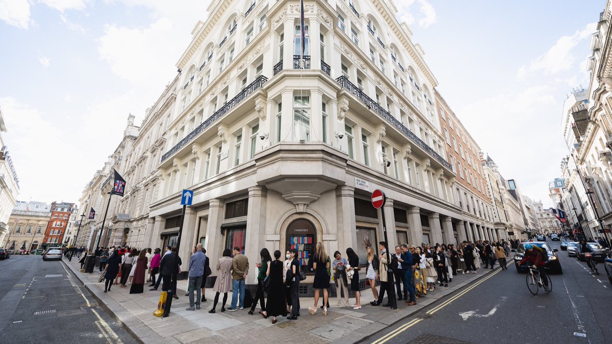 Astra ☾ tweet media