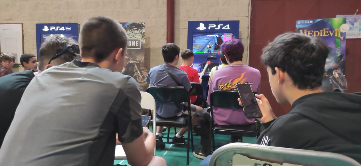 No vamos a Madrid todo el día, estaremos en Moralzarzal hasta mañana! Os dejamos con algunos momentos!