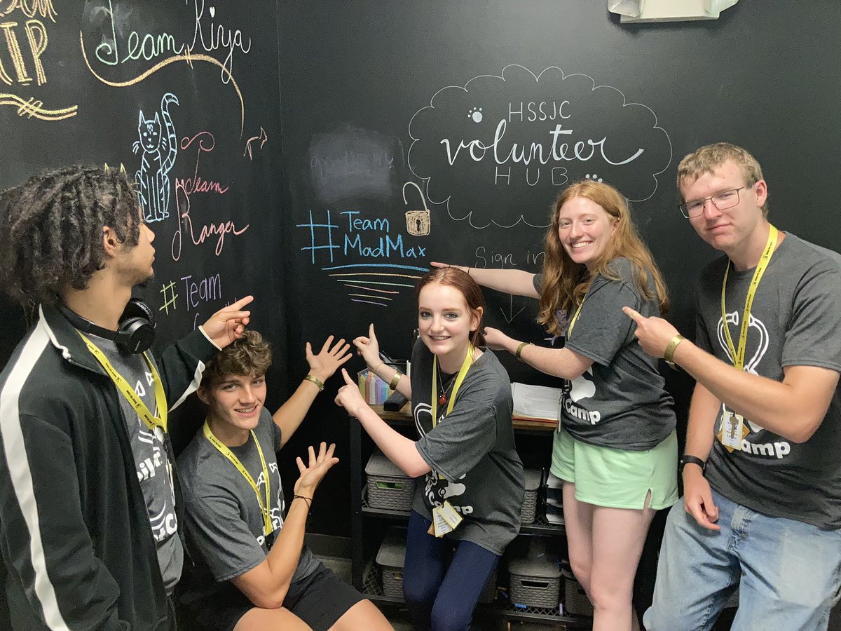 BoilerVetCamp's tweet photo. #TeamMadMax Learning all about the care of shelter animals and the process of adoption!
#Biolerpup #Purrdue https://t.co/npPpes7m4q