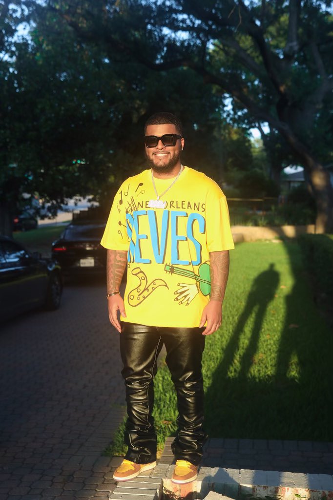 dave214_'s tweet photo. Dress It Up or Dress It Down. 

Birthday Vibes 🏆💫 https://t.co/wLfCBO1cHE