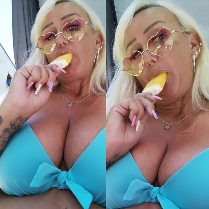 Ich liebe Eis lutschen an hei&szlig;en Tagen 🍦 #SummerVibes #Summer #eis #eisessen #curvyandnatural #plussizemodels<a href="/tag/summervibes"class="tags">#SummerVibes</a><a href="/tag/summer"class="tags"><span>#summer</span></a><a href="/tag/hamburg"class="tags"><span>#hamburg</span></a><a href="/tag/plussizemodels"class="tags"><span>#plussizemodels</span></a><a href="/tag/eis"class="tags"><span>#eis</span></a><a href="/tag/eisessen"class="tags"><span>#eisessen</span></a>