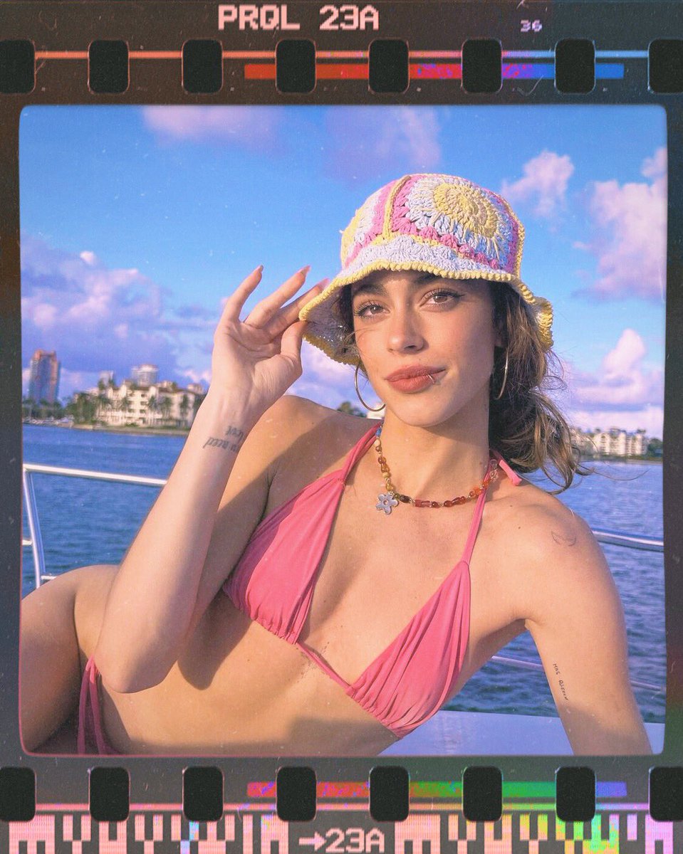 𝐩𝐨𝐥𝐚𝐫𝐨𝐢𝐝𝐬 𝐨𝐟 𝐭𝐢𝐧𝐢 (@polaroidsoftini) on Twitter photo 