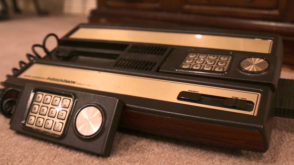 Intypodcast's tweet photo. @retroist Color with woodgrain was/is an unbeatable combination! #Intellivision https://t.co/qgKummZ26T