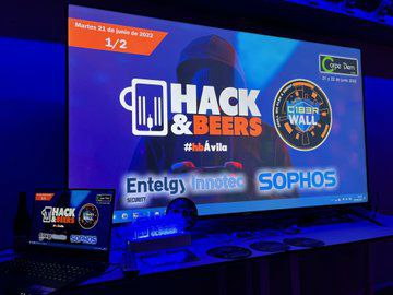 eduSatoe's tweet photo. La que se está armando en @hackandbeers Ávila by @C1b3rWall con @RafaLpeC @RaSr98 celebrando su cumple y el Gran Pedro Candel @NN2ed_s4ur0n jugando con ✈️
🍺🍺🍺🍺🍺🍺🍺🍺🍺🍺🍺

Gracias a @SophosIberia e @InnotecSecurity #hbÁvila #C1b3rWall2022 #MuchoCrack 
🤟😎🔝 https://t.co/iErrQBU5Fx