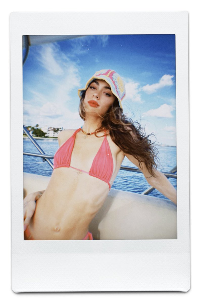 𝐩𝐨𝐥𝐚𝐫𝐨𝐢𝐝𝐬 𝐨𝐟 𝐭𝐢𝐧𝐢 (@polaroidsoftini) on Twitter photo 