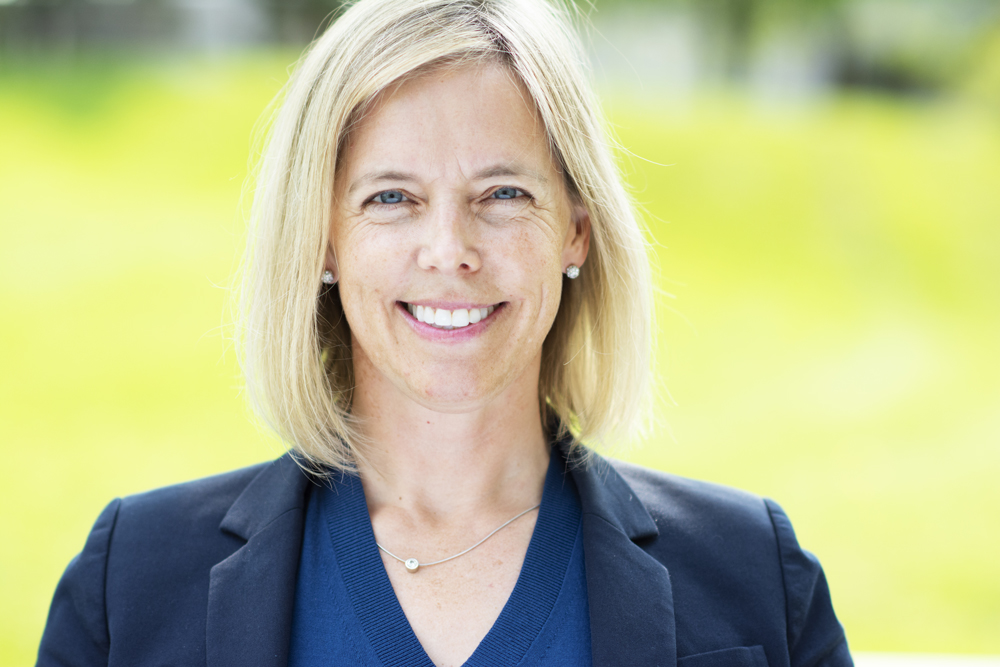 uOttawa | Faculté de médecine, Faculty of Medicine (@uottawamed) on Twitter photo Congratulations to Dr. <a href="/ElizabethMuggah/">Dr. Elizabeth Muggah</a> on her appointment as senior clinical advisor for primary care with <a href="/OntarioHealthOH/">Ontario Health</a> beginning in September. We wish her the best of luck in her new role! Congratulations to Dr. <a href="/ElizabethMuggah/">Dr. Elizabeth Muggah</a> on her appointment as senior clinical advisor for primary care with <a href="/OntarioHealthOH/">Ontario Health</a> beginning in September. We wish her the best of luck in her new role!
