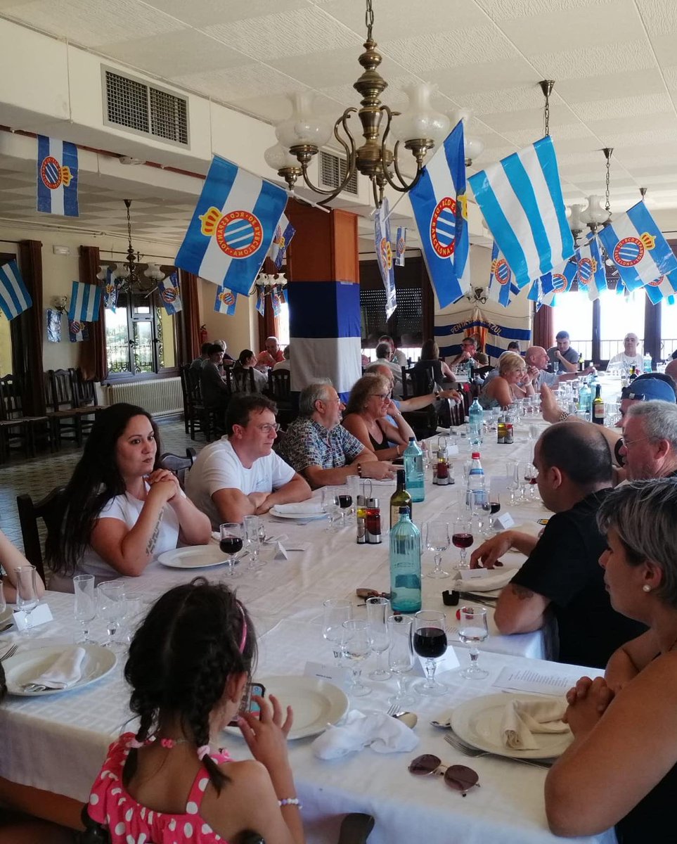 Us deixem uns records del dinar de tancament de temporada. Gràcies a tothom! 

Os dejamos unos recuerdos de la comida de cierre de temporada. ¡Gracias a todos!