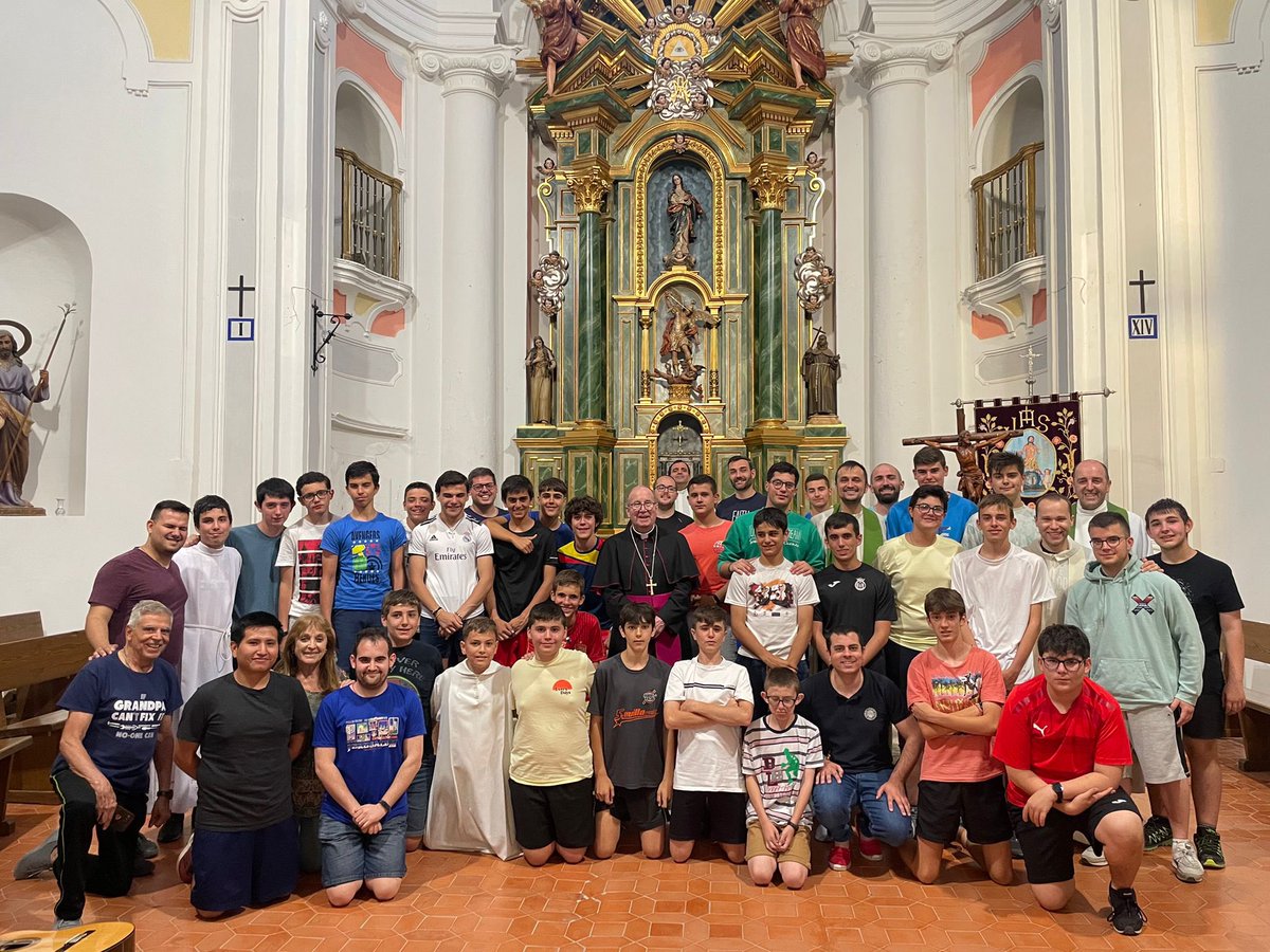 SemiCuenca's tweet photo. Visita de nuestro obispo y Eucaristía celebrada por @CarlosHerraiz94 https://t.co/x4JwsnY8Hv