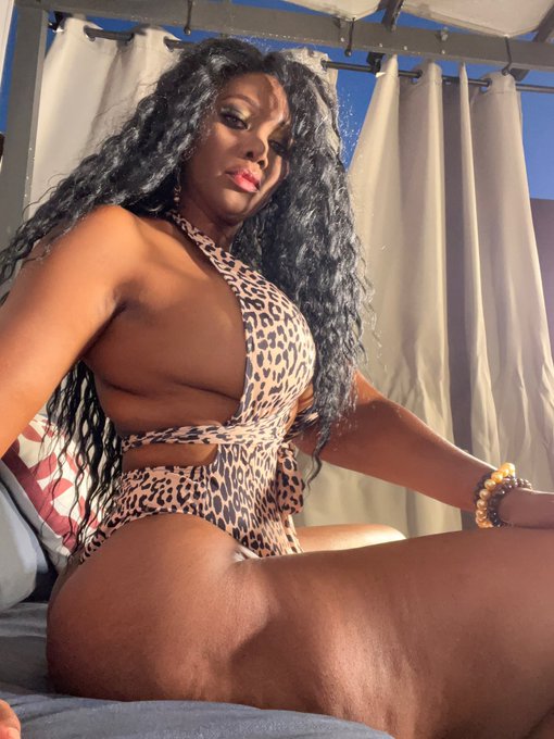 510px x 680px - TW Pornstars - Nyomi (Banxxx) Banks. The most retweeted pictures and videos  for all time